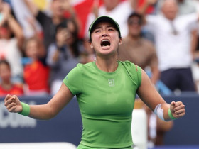 Nóng nhất thể thao tối 4/8: Alex Eala vào top 20 thế giới, Sabalenka áp lực ngôi số 1