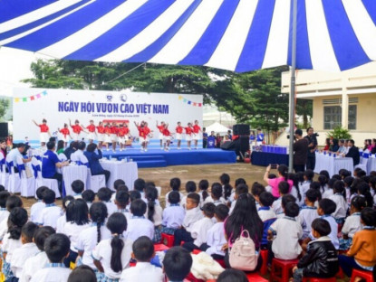 Thông tin doanh nghiệp - Hơn 500 học sinh vùng cao Lâm Đồng tham gia ngày hội vươn cao Việt Nam