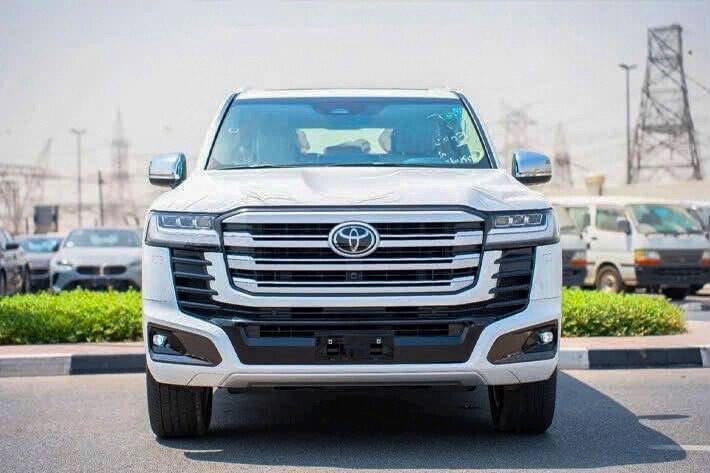 Toyota Land Cruiser HEV bắt đầu nhận cọc, lộ thời gian ra mắt tại Việt Nam - 1