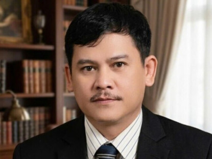 Thông tin doanh nghiệp - Nghệ nhân Vũ Mạnh Cường và hành trình phát triển nghệ thuật gốm đắp nổi kênh bong