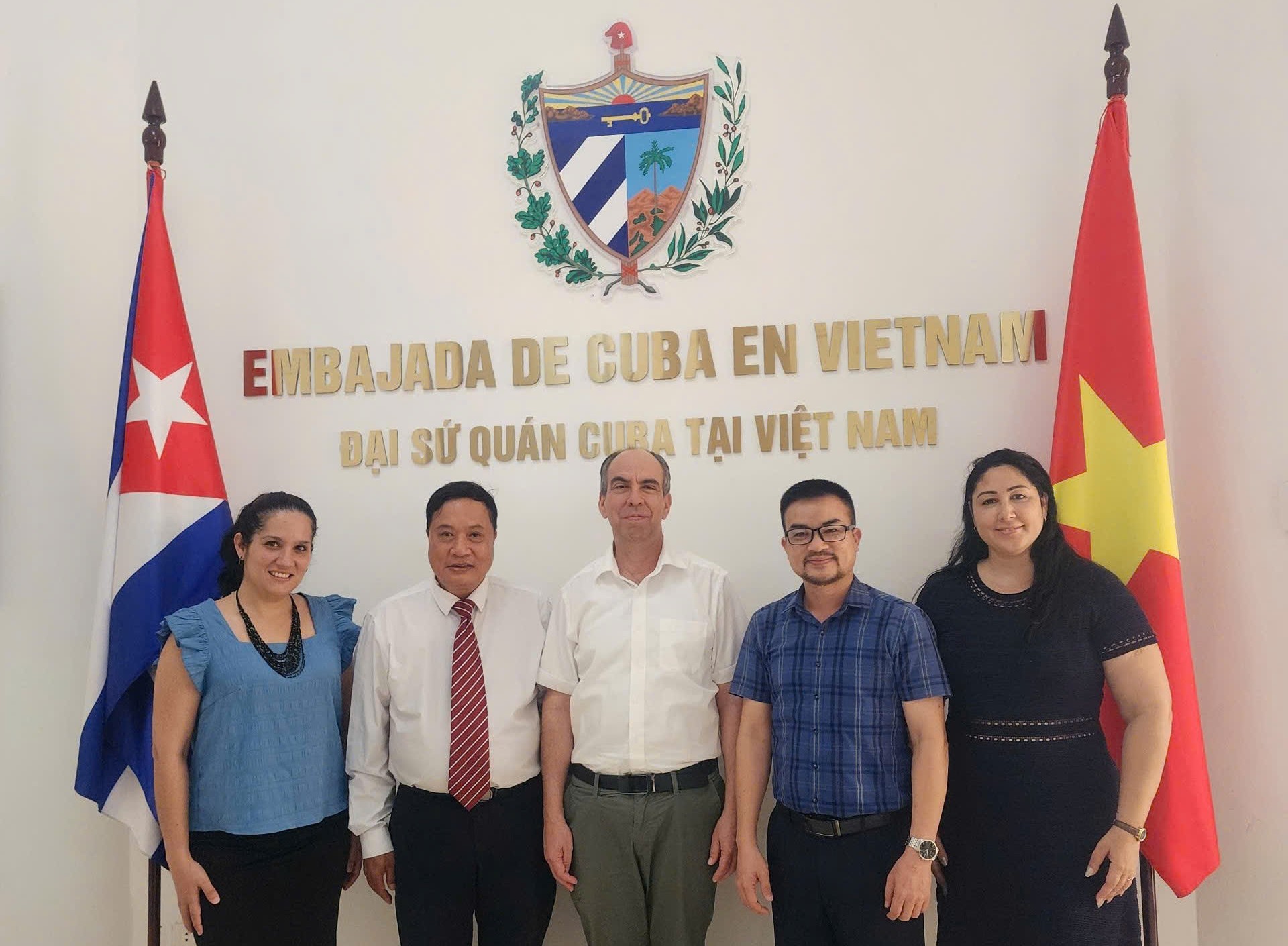 Sách "Con đường tương lai" sẽ được xuất bản bằng tiếng Tây Ban Nha tại Cuba - 1