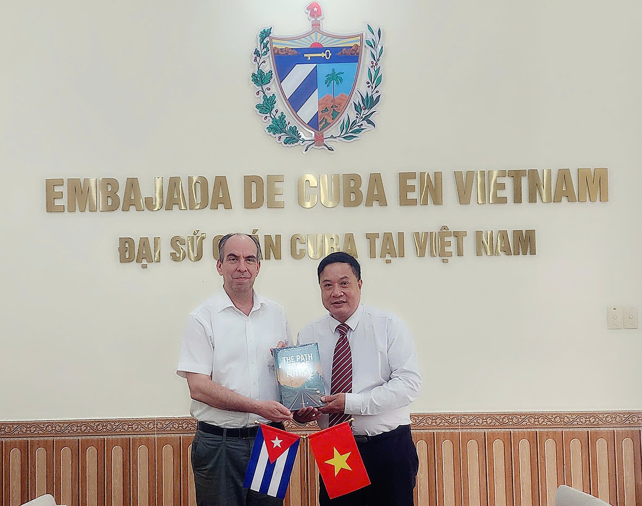 Sách "Con đường tương lai" sẽ được xuất bản bằng tiếng Tây Ban Nha tại Cuba - 2
