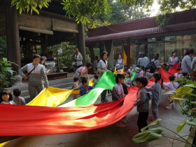 Hà Nội chính thức công nhận điểm du lịch Làng nghề dệt lụa Vạn Phúc - Hà Đông