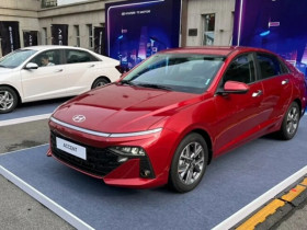 Hyundai Accent giảm giá mạnh vẫn hụt hơi trước Toyota Vios và Honda City