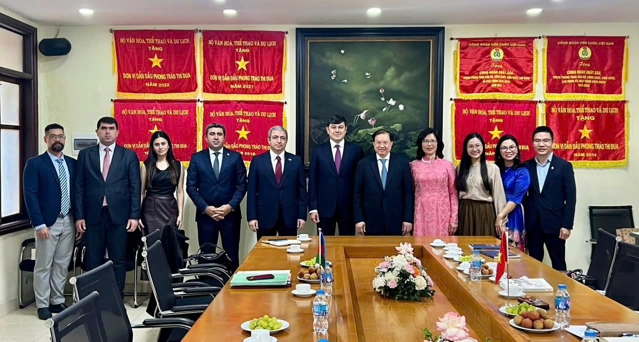 Nhịp cầu nghệ thuật và tiếng nói từ trái tim sứ giả văn hóa Việt Nam tại Azerbaijan - 1