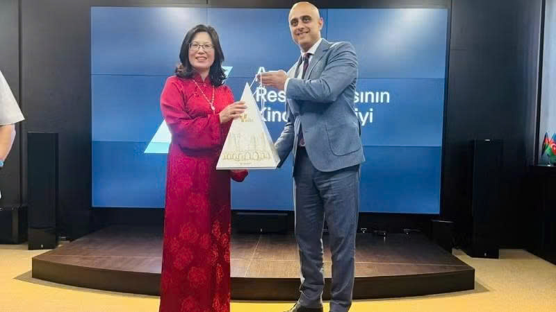 Nhịp cầu nghệ thuật và tiếng nói từ trái tim sứ giả văn hóa Việt Nam tại Azerbaijan - 3