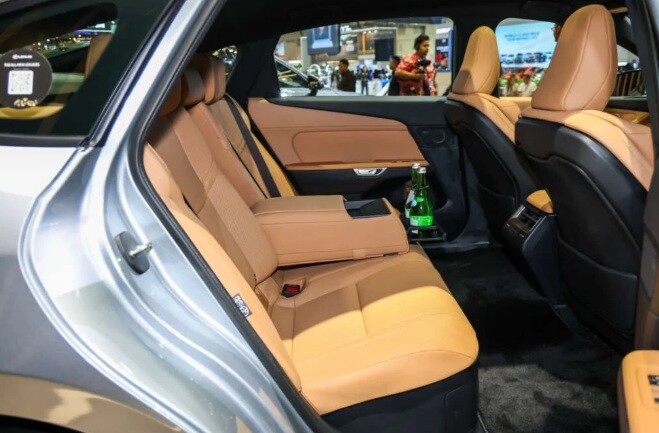 Lexus trình làng mẫu xe xe ES thế hệ mới và thêm bản thuần điện - 5