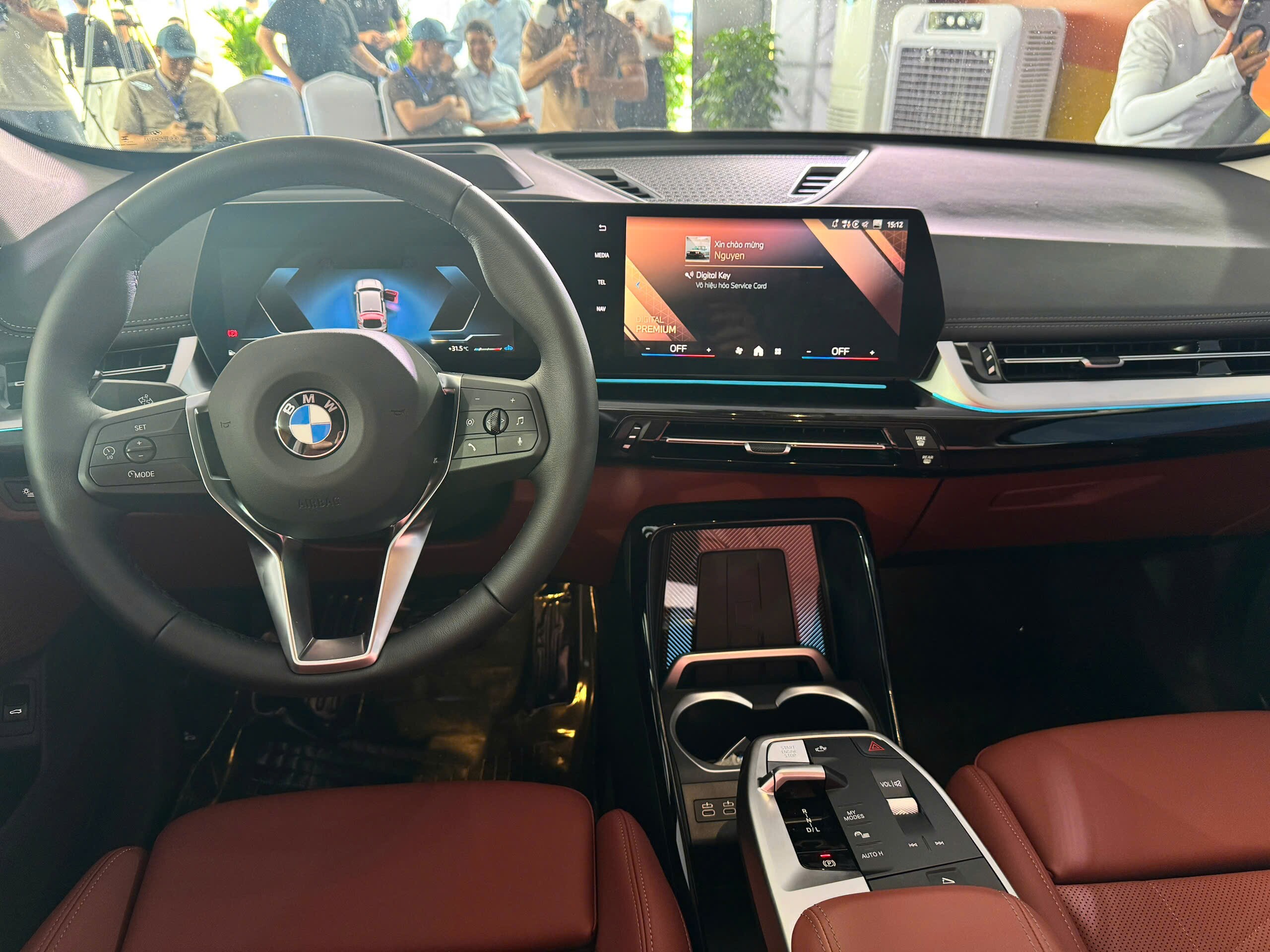 BMW X1 công bố giá bán gần 1,7 tỷ đồng tại VIệt Nam - 9