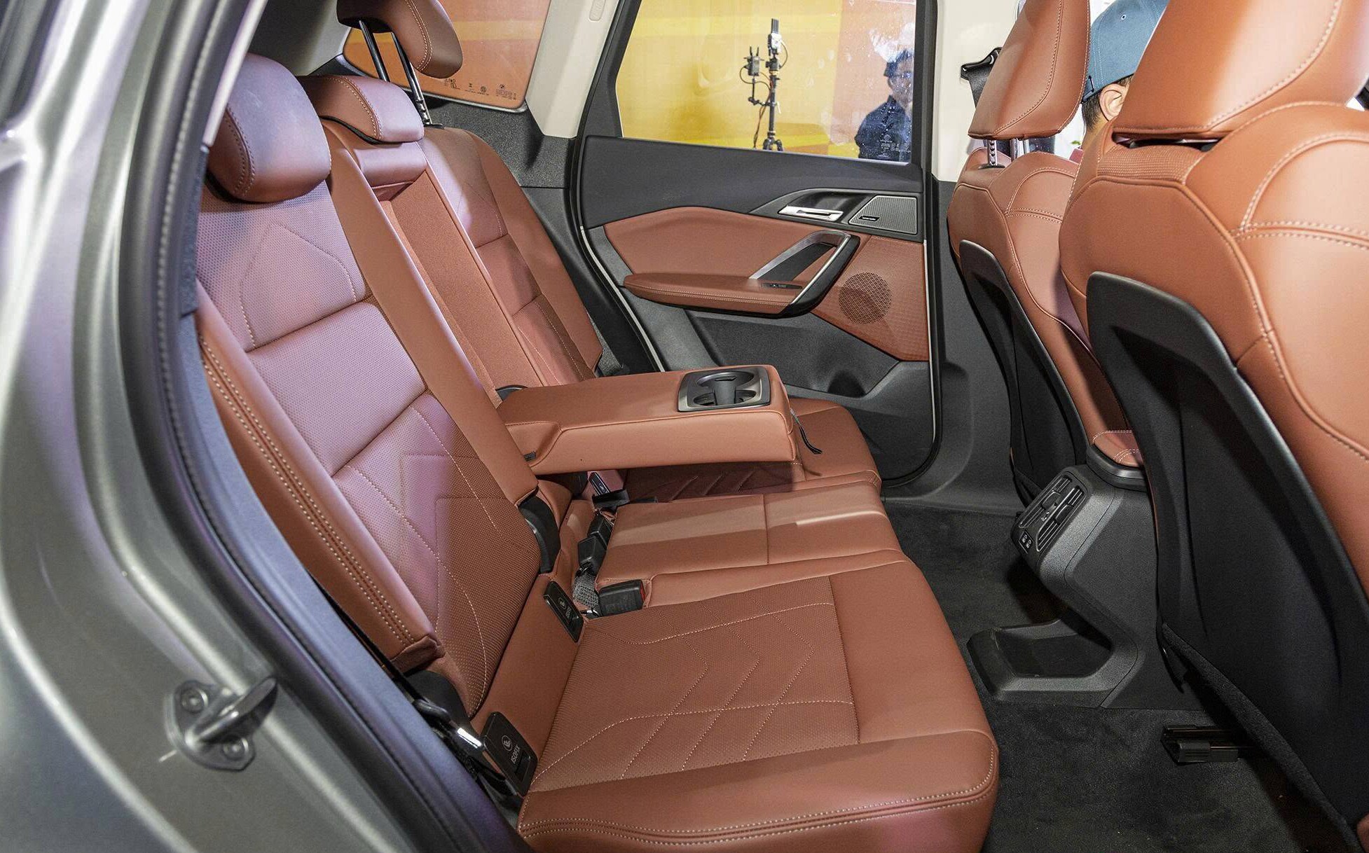 BMW X1 công bố giá bán gần 1,7 tỷ đồng tại VIệt Nam - 7
