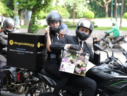 Thông tin doanh nghiệp - Thế Giới Di Động biến ngày nhận Galaxy Z8 thành trải nghiệm đặc biệt: Sáng giao máy bằng mô tô, tối tiệc tối siêu VIP
