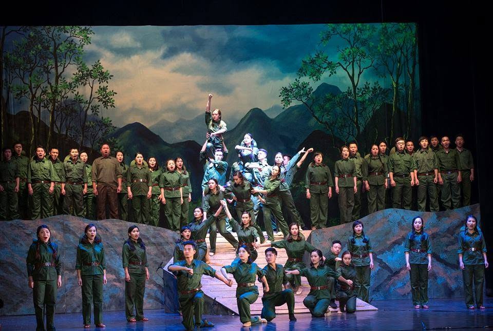 "Lá đỏ": khi tư duy opera kể câu chuyện Trường Sơn - 1