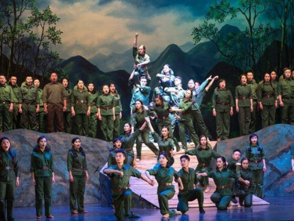 Âm nhạc - "Lá đỏ": khi tư duy opera kể câu chuyện Trường Sơn