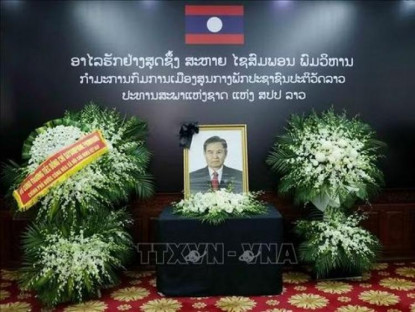 Tin Tức - Lãnh đạo Đảng, Nhà nước viếng, ghi sổ tang tưởng niệm Chủ tịch Quốc hội Lào Saysomphone Phomvihane