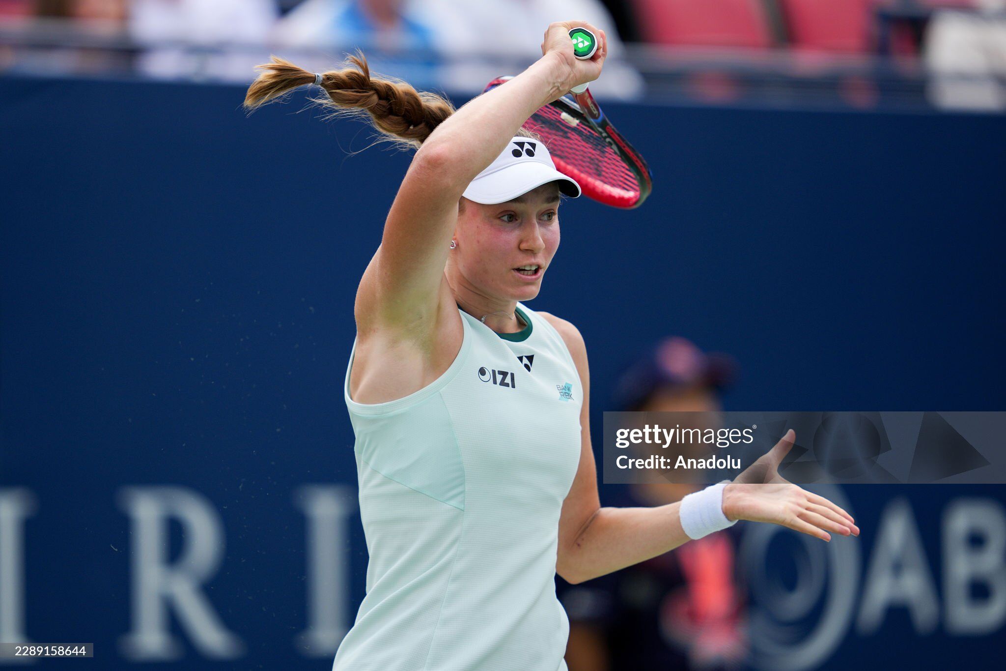 Hấp dẫn tennis Canadian Open: Rybakina suýt nữa bị loại, Learner Tien vào tứ kết - 1