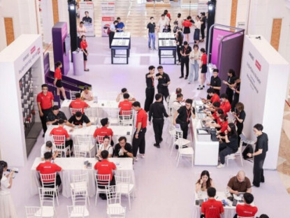 Thông tin doanh nghiệp - Samsung Galaxy Z8 Series ngày đầu mở bán: Điều gì khiến nhiều người chọn CellphoneS?