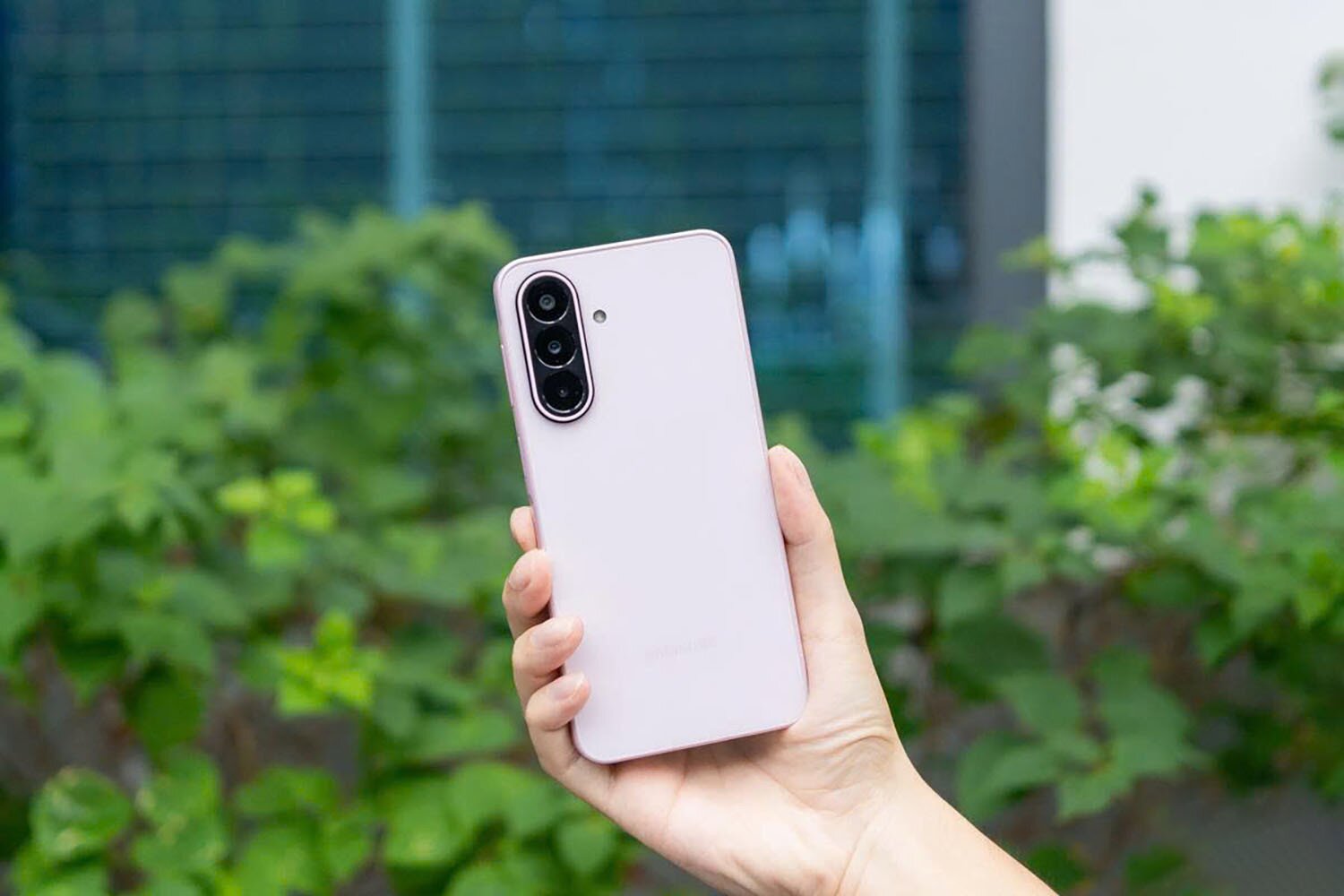 Chỉ có hơn 7 triệu, lựa smartphone nào để chơi game mượt mà? - 4