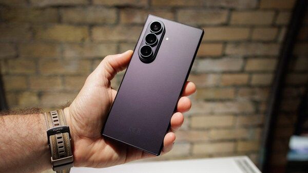 Top 6 smartphone cao cấp bậc nhất năm nay - 1