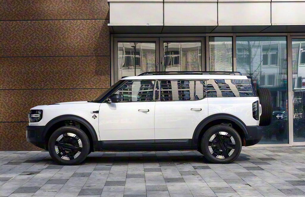 Ford Bronco động cơ điện có gì để khách hàng Việt mong chờ - 2