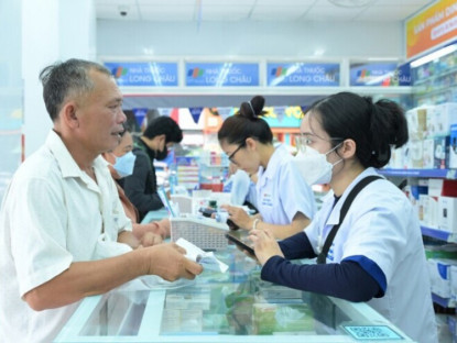 Thông tin doanh nghiệp - Đồng hành giảm gánh nặng do Covid-19: Long Châu mở rộng lựa chọn giải pháp điều trị mới từ Hoa Kỳ cho bệnh nhân có nguy cơ diễn tiến nặng
