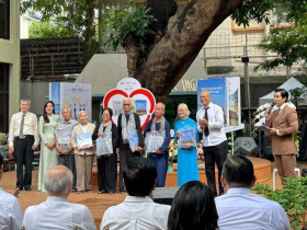 Triển lãm và ra mắt sách ảnh của NSNA Nguyễn Á