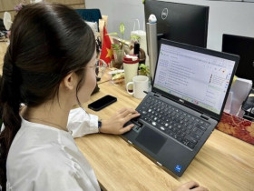 Người dùng Internet đổ xô tìm 