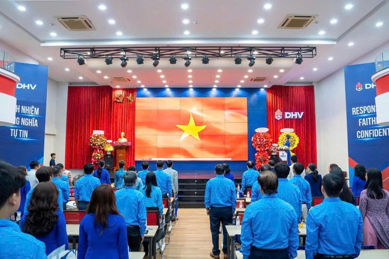 Đại học Hùng Vương TP.HCM: Đẩy mạnh chuyển đổi số, ứng dụng AI được ưu tiên - 1