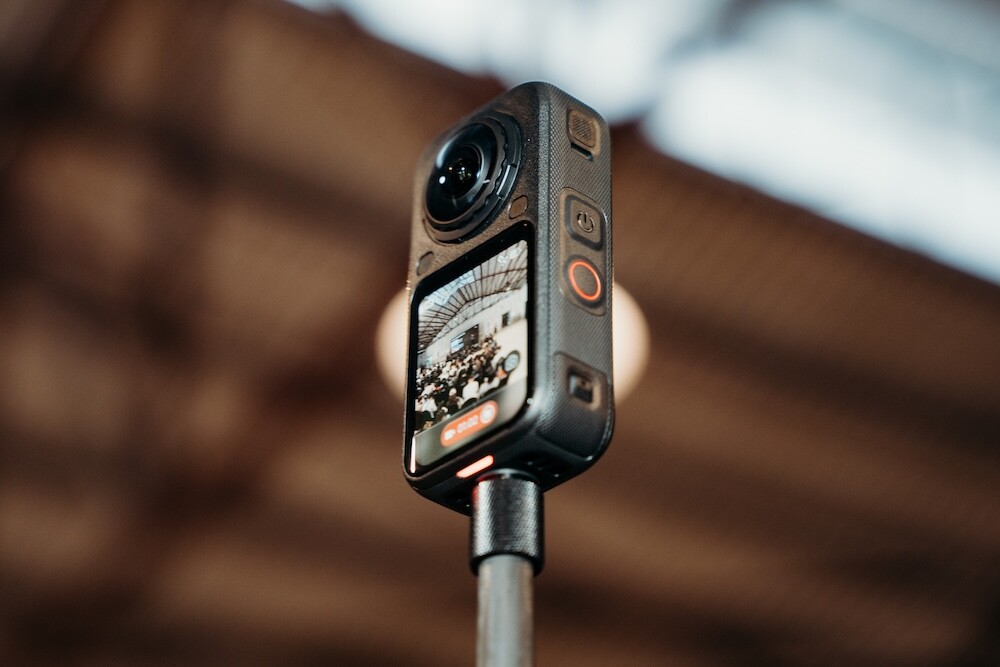 Camera 360 độ nhỏ gọn Insta360 X6 trình làng, quay phim tới 8K - 1