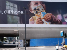 Apple phải gỡ gấp bảng quảng cáo iPhone vì liên quan tới trẻ em