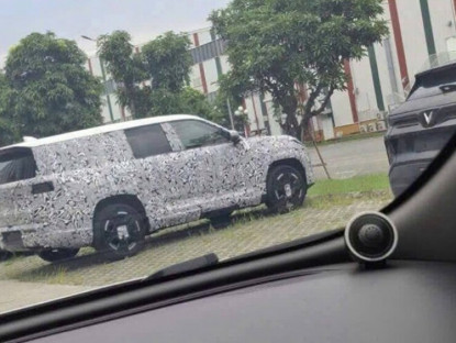 Giao thông - SUV bí ẩn ngang cỡ VF 9 bất ngờ lộ diện tại nhà máy VinFast
