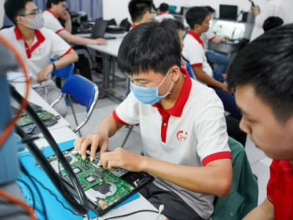 Thông tin doanh nghiệp - Học nghề sửa chữa điện thoại, laptop năm 2026: Cơ hội thật hay chỉ là lời quảng cáo?