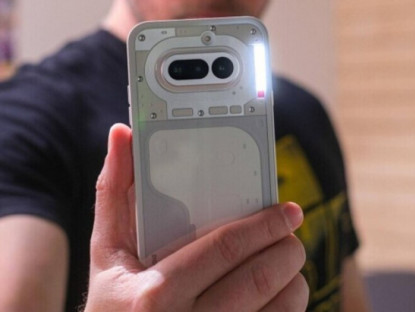 Thông tin doanh nghiệp - Đánh giá nhanh Nothing Phone (4a): Của lạ có ngon không?
