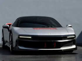 Siêu xe Ferrari độc bản CZ26 lộ điện