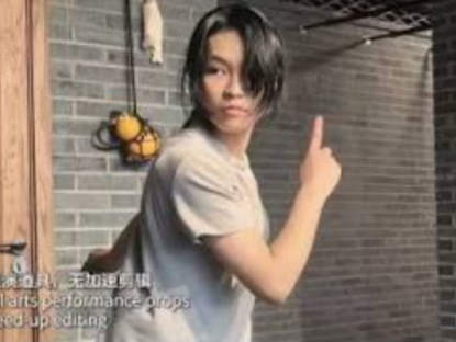 Thể thao - "Nữ hiệp" 13 tuổi phóng dao bách phát bách trúng, phô diễn tuyệt kỹ như phim Kim Dung