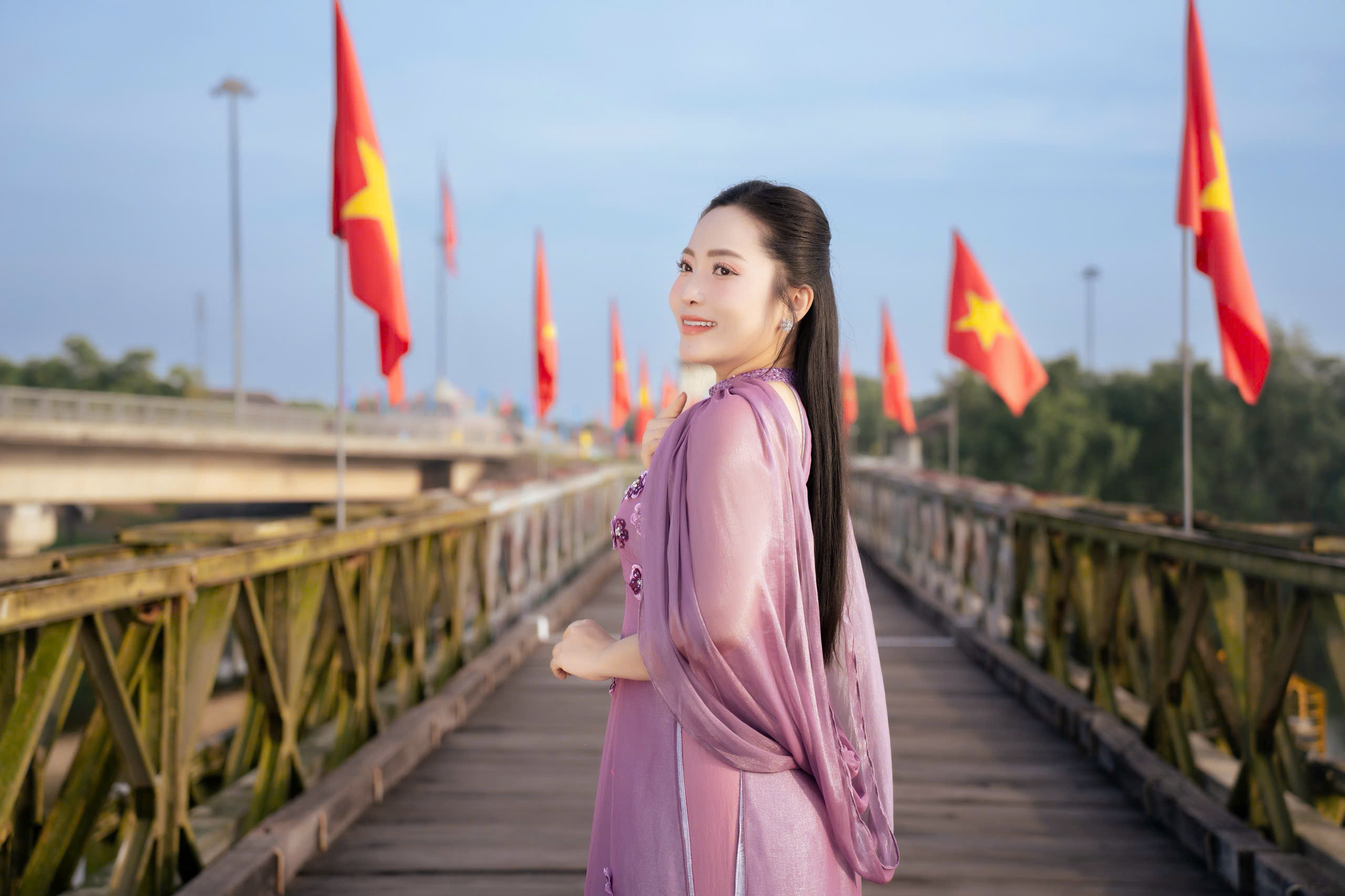 Bạch Trà và "dòng sông" âm điệu Quảng Trị - 1