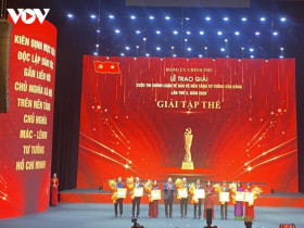 Đảng ủy Chính phủ trao giải cuộc thi chính luận bảo vệ nền tảng tư tưởng của Đảng