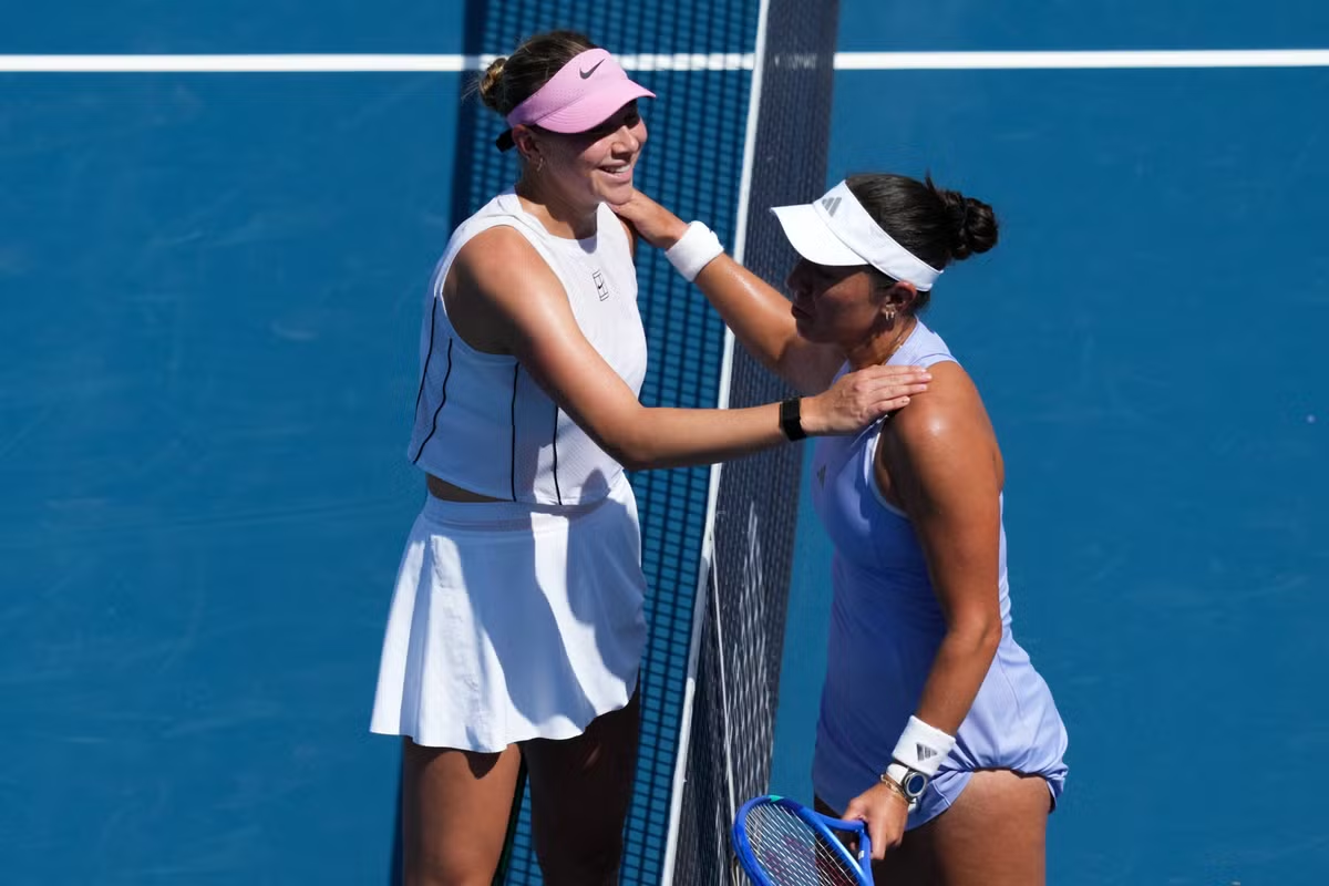 Hấp dẫn tennis Cincinnati Open: Pegula thắng kịch tính, giành vé bán kết đầu tiên - 2