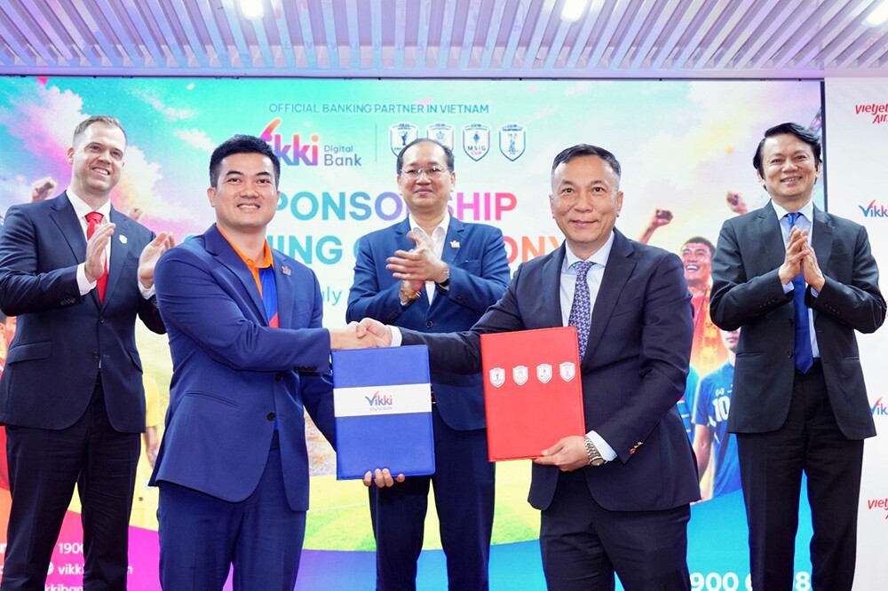 Vietjet và Vikki “tiếp lửa” – Việt Nam rực đỏ Bangkok, thắng Thái Lan lượt đi chung kết ASEAN Cup - 3
