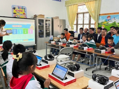 Thông tin doanh nghiệp - FPT mang ánh sáng học đường cải thiện điều kiện học tập cho học sinh khó khăn