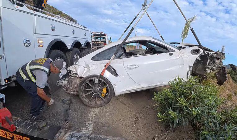 Porsche 911 GT3 RS bị nát tươm nhưng người lái vẫn an toàn - 2