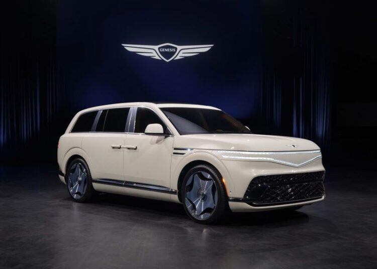 Ra mắt Genesis GV90, kiểu mở cửa như Rolls-Royce - 1