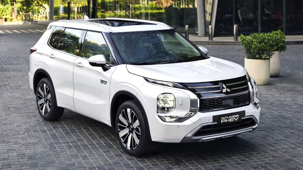 Mitsubishi Outlander PHEV ra mắt thị trường Đông Nam Á, khó về Việt Nam - 1