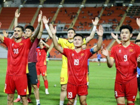 Quang Hải và Đình Bắc chờ 