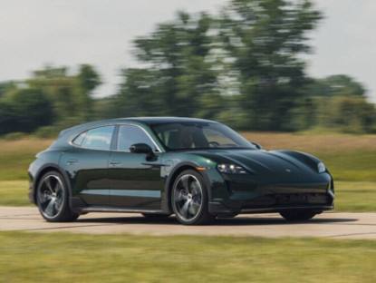 Giao thông - Porsche nói không với việc 'khai tử' dòng xe Taycan