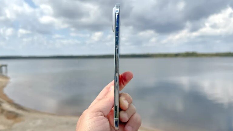 11 điều cần biết về iPhone màn hình gập đầu tiên của Apple - 2