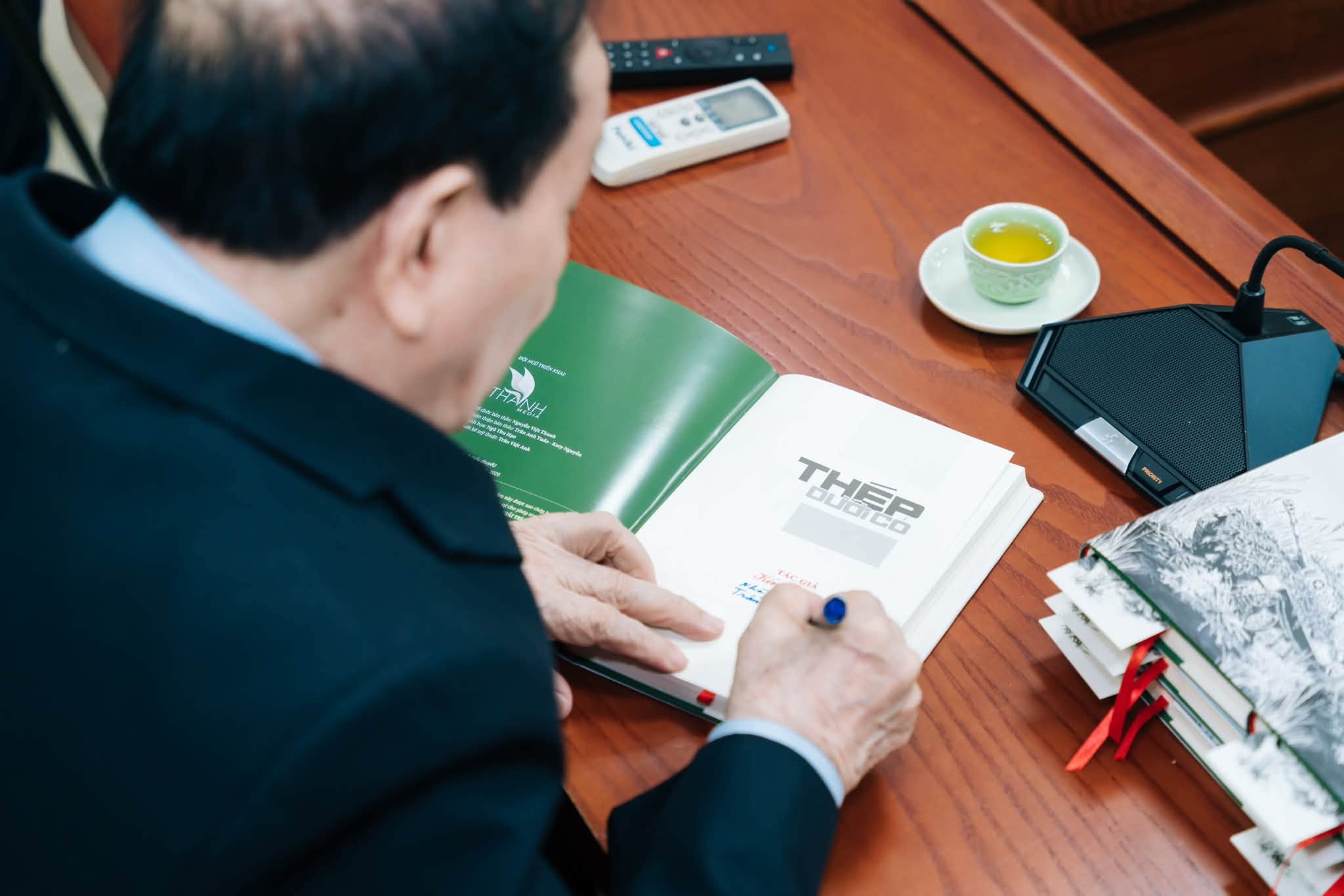 “Thép dưới cỏ” - Tiểu thuyết của Hữu Thỉnh - 3