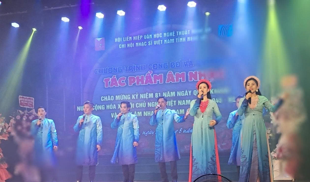 Nghệ An giới thiệu tác phẩm mới chào mừng 81 năm Quốc khánh 2-9 và Ngày Âm nhạc Việt Nam - 5