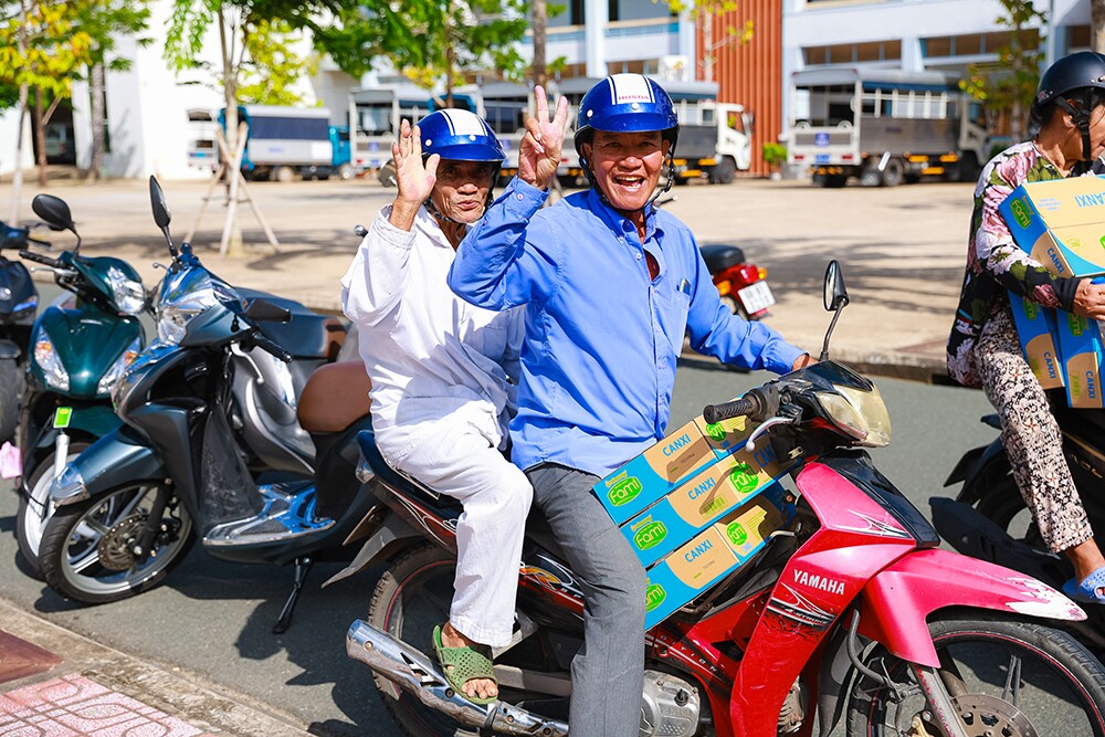 “Hạt vàng tự nhiên” tiếp tục hành trình trao dưỡng chất lành đến người dân An Giang - 2