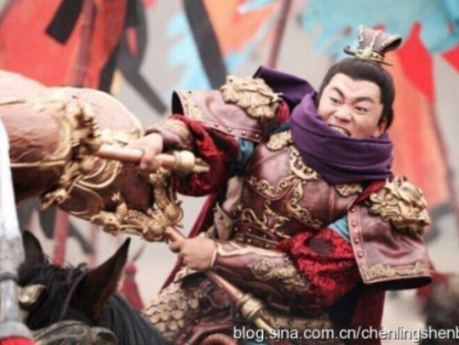 Thể thao - Cao thủ dùng chùy 800kg: Tay không xé đôi đối thủ, 1 trận diệt 1 triệu quân
