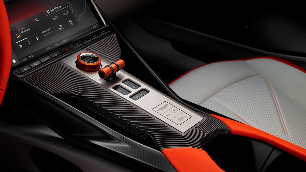 Siêu xe mới Valen của Aston Martin trình làng - 9