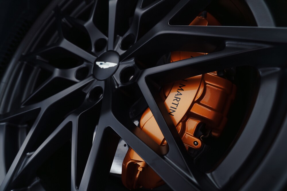 Siêu xe mới Valen của Aston Martin trình làng - 5